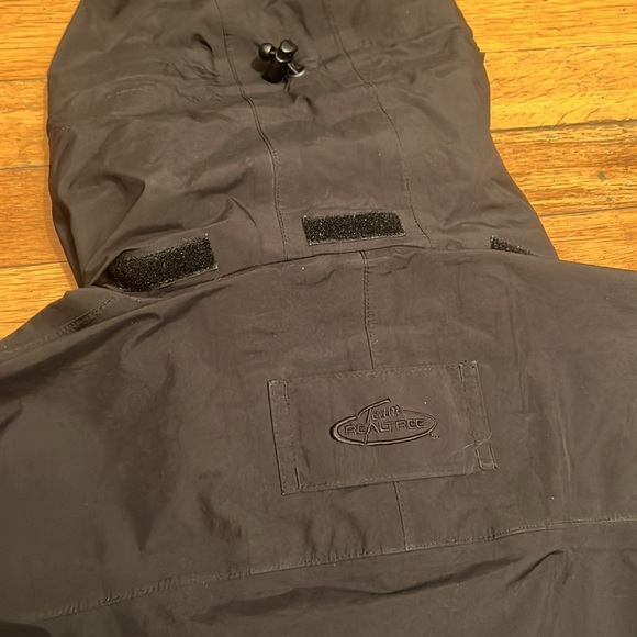Team Realtree Paclite Gore-Tex Jacket in Black & Grey, size Large - Picture 11 of 14